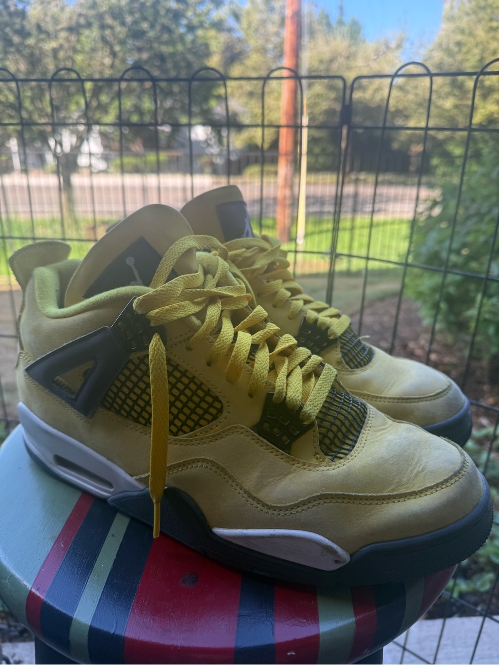 Air Jordan 4 Retro Lightning 2021
